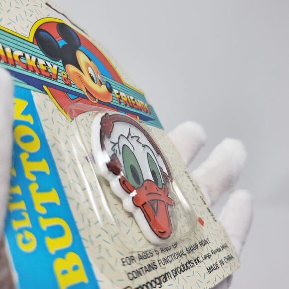 Disney Donald Duck Vintage Plastic Button NIP - Picture 3 of 5